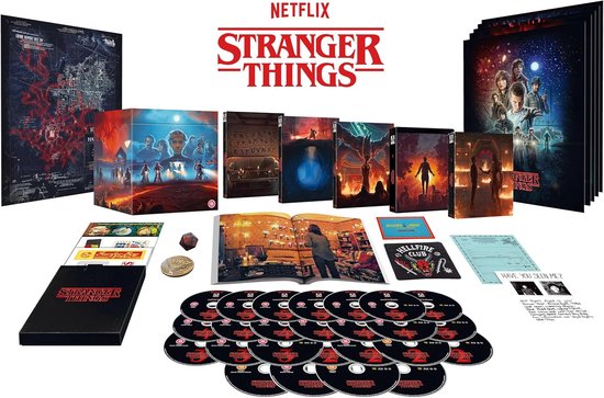 Le coffret Blu-ray Stranger Things Complete Serie Limited Deluxe Edition avec toutes les saisons, affiches et bonus.