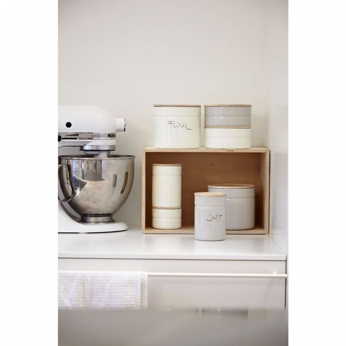 Omgoods - Enamel Storage Container met Deksel 230ml Groen