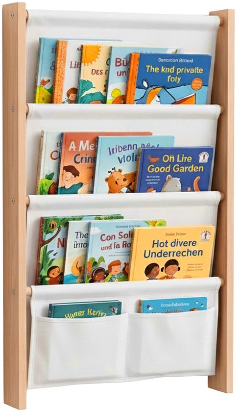 Houten wandboekenrek met 4 lagen witte stof, gevuld met kinderboeken.