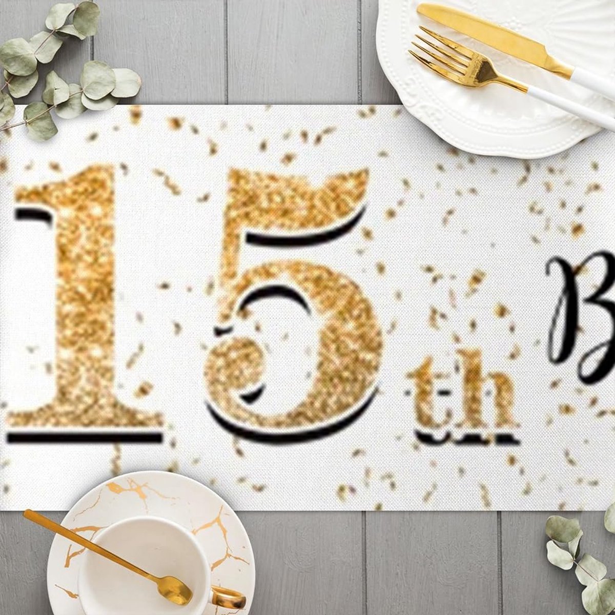 SnelShoppen - Tecreo Happy 15th Birthday Tafel Runner - Verjaardagstafel Decoratie - Wit en Goud - Luxe Polyester - Feestelijke Tafelkleed voor 15e Ve