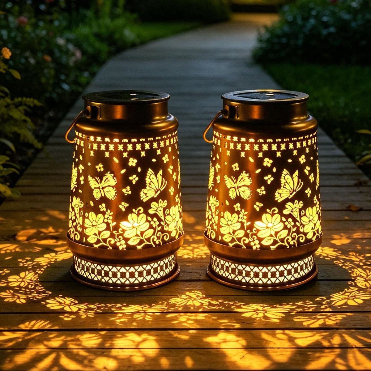 SnelShoppen - Outdoor Solar Lanterns 2 Stuks - Waterdichte Metalen Hanglampen - Vintage Butterfly Design - Tuinverlichting voor Patio, Yard en Lawn