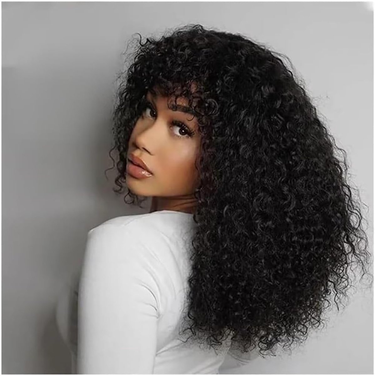 SnelShoppen - Curly Human Hair Wig Met Bangs 18 Inch - 180% Dichtheid Braziliaans Haar - Geen Lace Front - Natuurlijke Kleur - Perfect Voor Feest, Cas