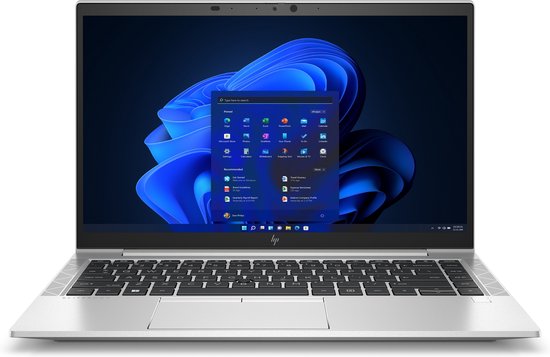 Zilveren HP Elitebook 840 G8 laptop, open met Windows 11 startmenu op het scherm.