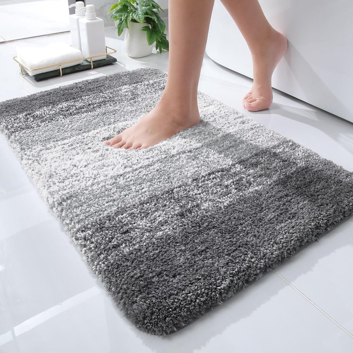 SnelShoppen - Badmat Microvezel Extra Zacht en Absorberend met Rubber Onderkant, Sneldrogend en Machinewasbaar, Badmat 60 x 40 cm, Grijs voor Badkamer