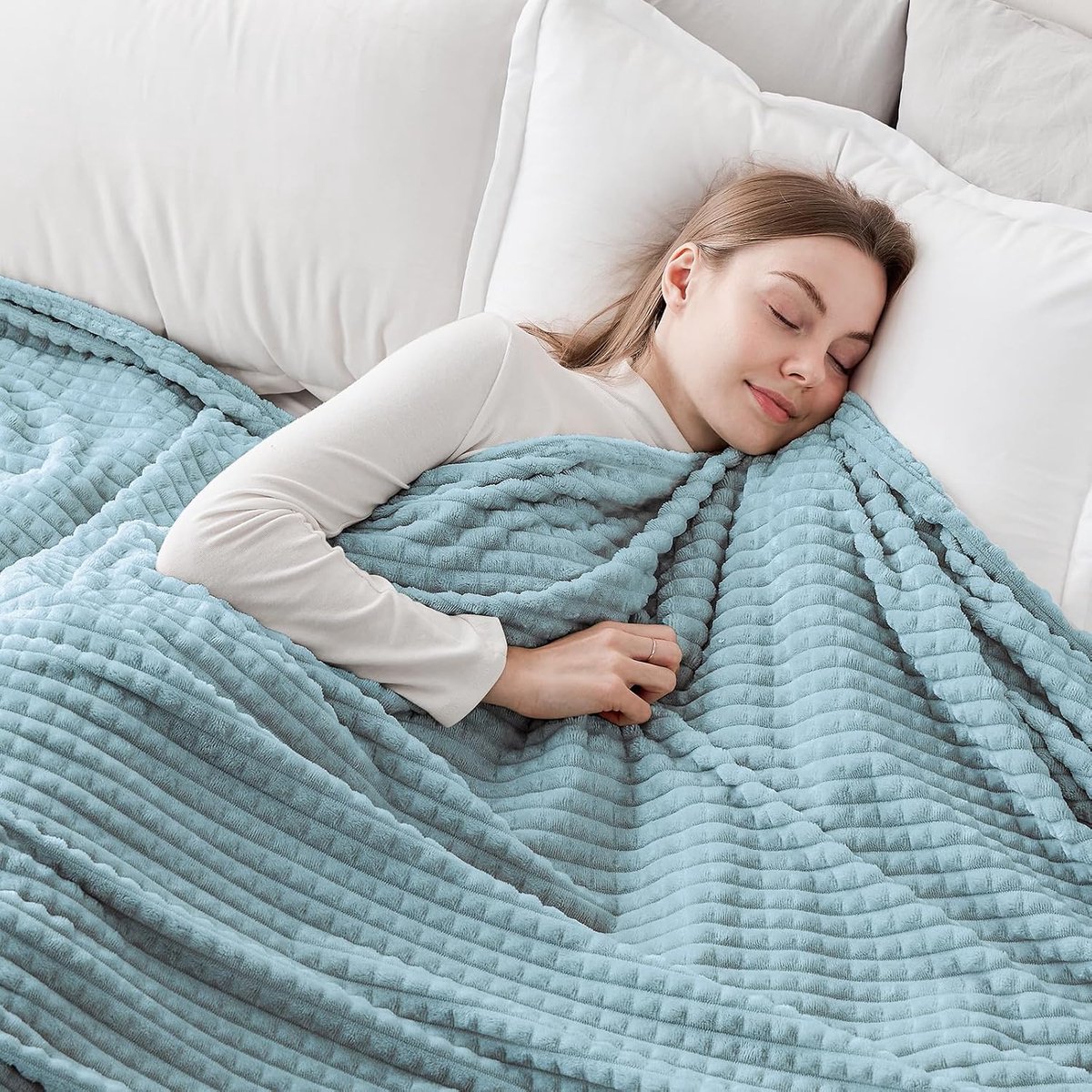 EMME Cuddly Blanket, Fluffy Blanket, 3D Touch Experience, 150 x 200 cm, Fleece Blanket, Soft Warm Wool Blanket - ShopVlot