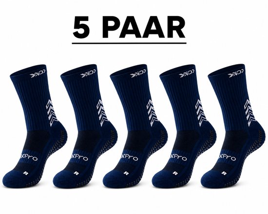 Cinq chaussettes de sport bleu foncé avec logo XPRO, semelles antidérapantes et imprimé flèche blanche.
