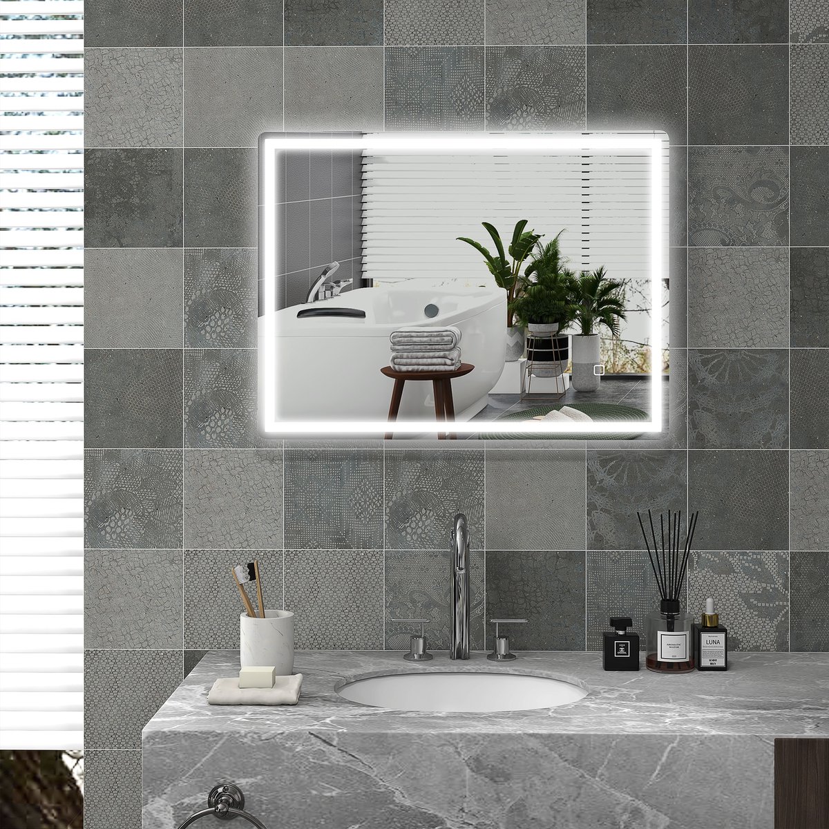 LED Badkamerspiegel 80 X 60 Cm Dimbaar Met Antibeslag En Geheugenfunctie Aluminium Zilver Voor Moderne Badkamer