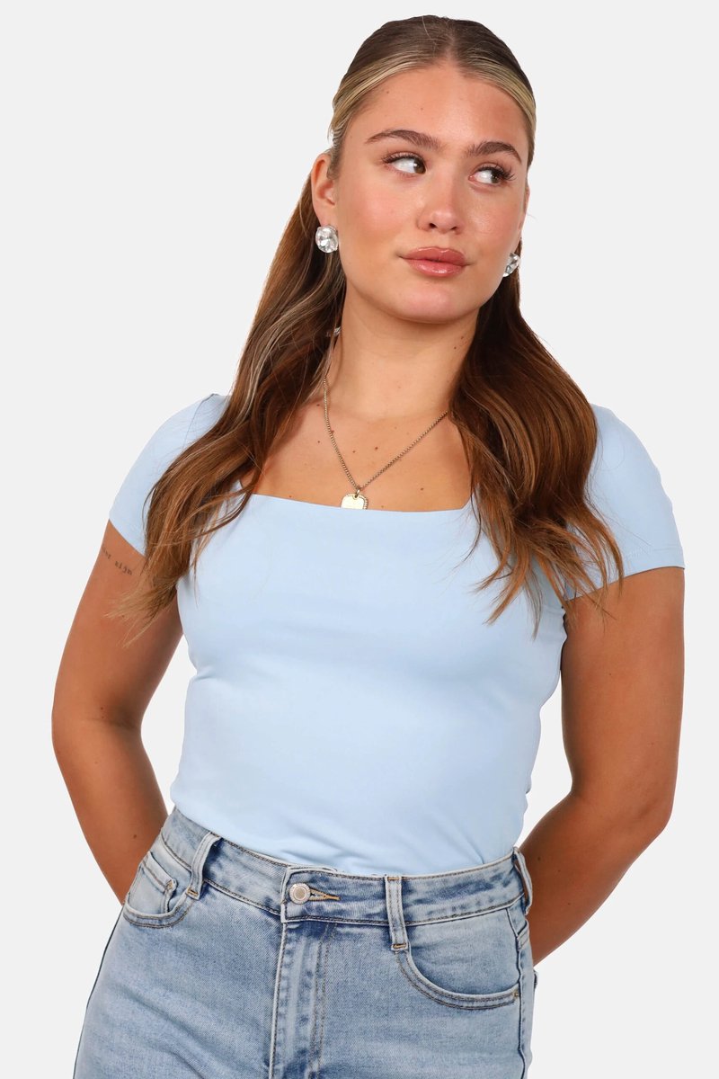 Getdrezzed Top - Maat: M - T shirt met vierkante hals lichtblauw