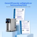 Zilverkleurige Hydrofast W100 RO waterfilter met twee CE-certificaten en documenten die veiligheid en betrouwbaarheid garanderen.
