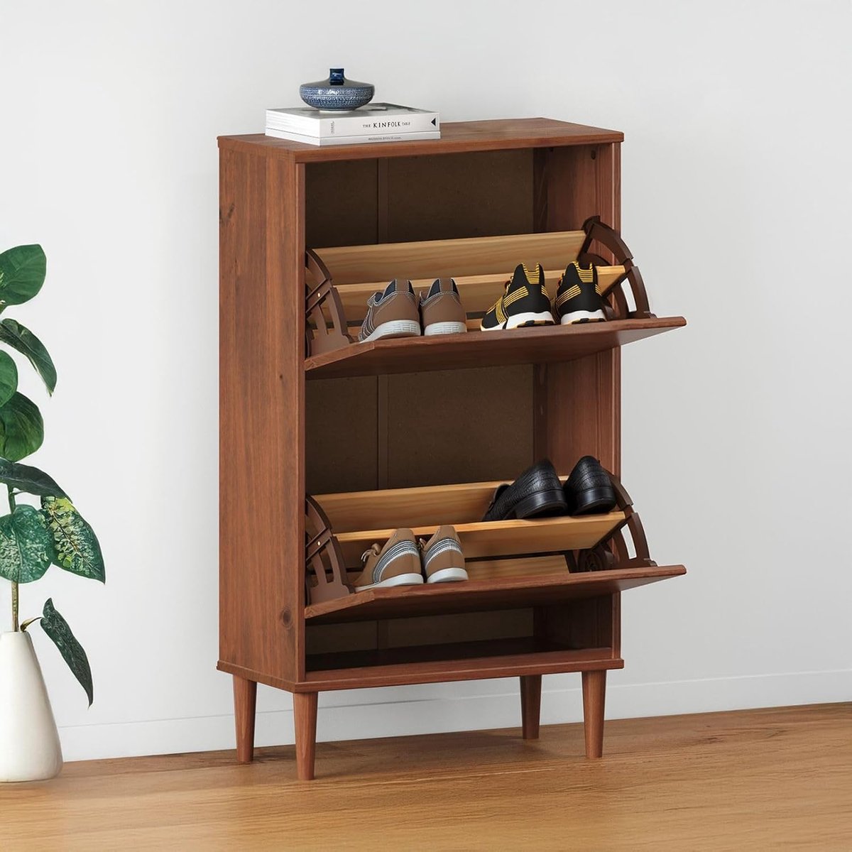 Schoenenkast met 2 Kleppen – House&Garden Smalle Ruimtebesparende Schoenenkast 96x59x25 cm – Massief Grenen Hout Kastanje Look – Scandinavische Schoenenopberger met Leren Handgrepen voor 10 Paar Schoenen