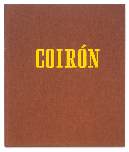 Bruine kaft met gele tekst 'COIRÓN'.