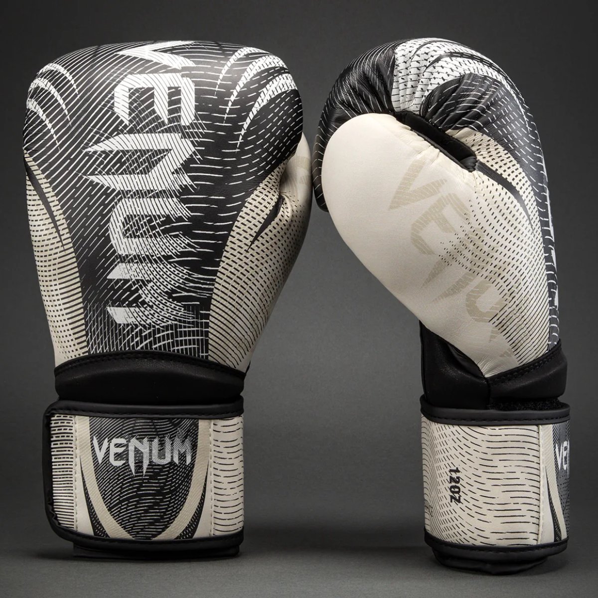 Venum Galactic 3.0 Bokshandschoenen – Voor Boksen & Kickboksen – Off‑white/Zwart - 12 OZ