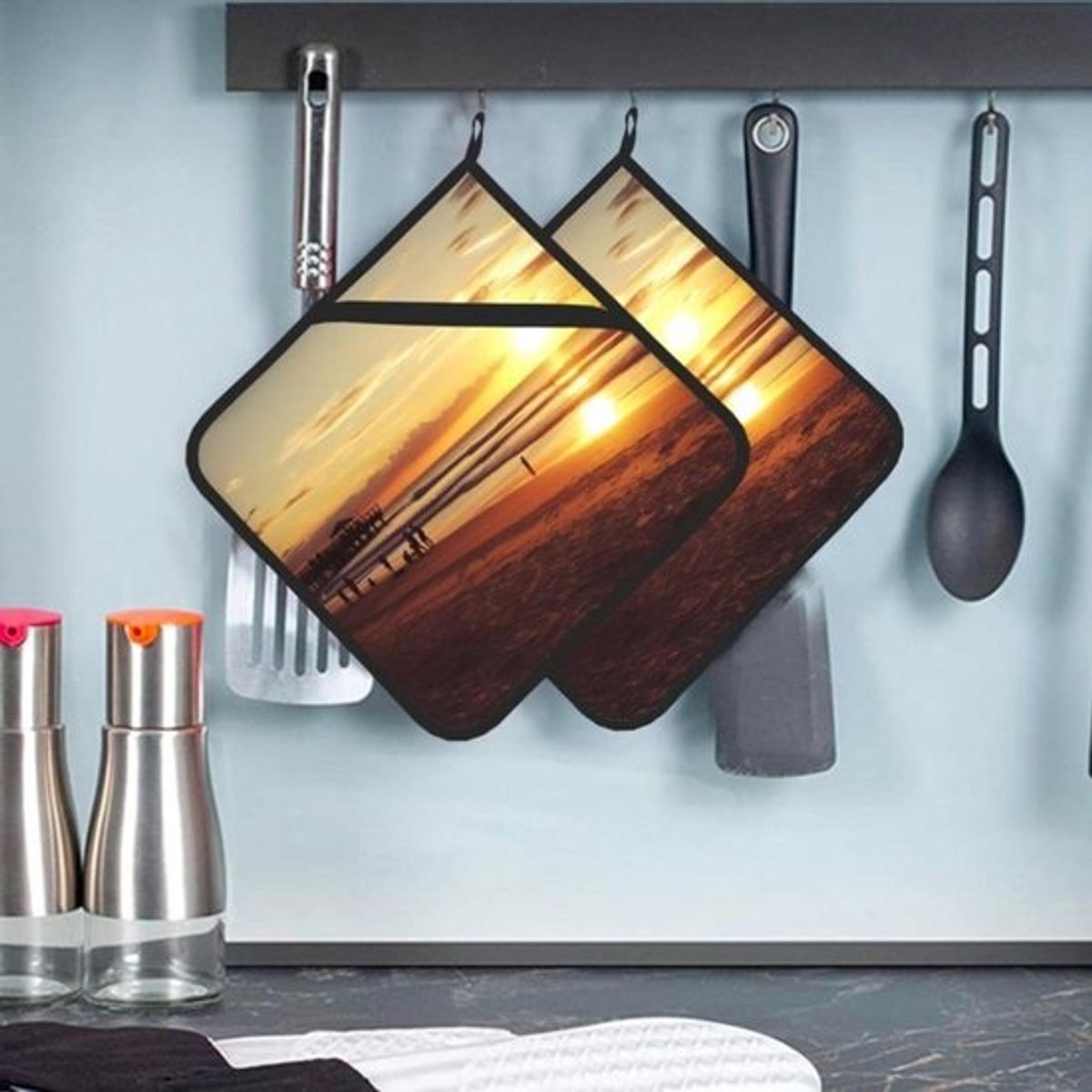 Pannenlappen met Zak - Onderzetter Ovenwanten - Veilig Koken - Hittebestendig Polyester - 8 x 8 Inch - Zwart