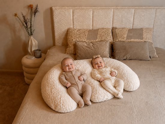Tweeling voedingskussen met afneembare nutrale teddy voedingskussenhoes — afbeelding 2