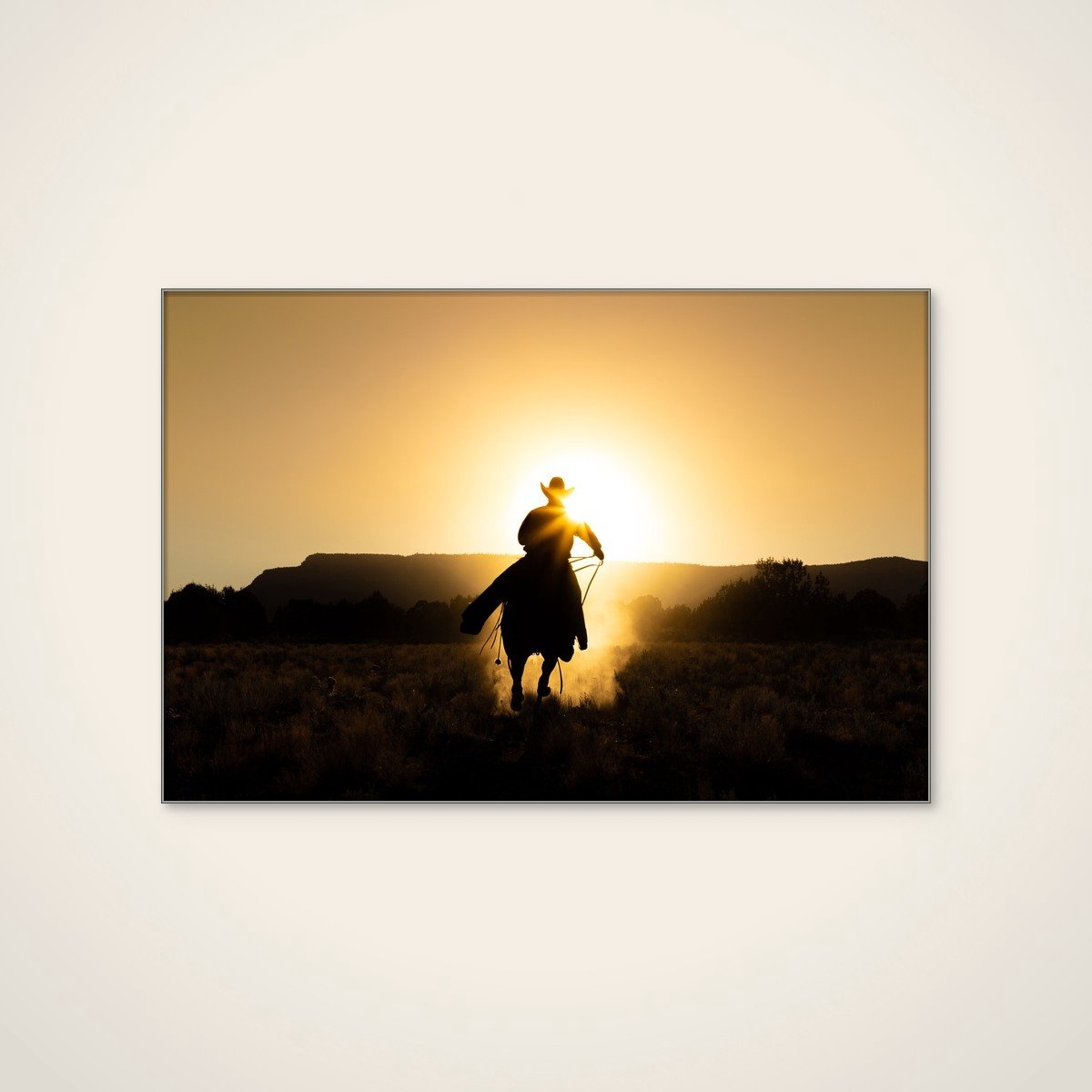Akoestisch schilderij - 120 x 80 cm - Western Sunset Rider van Matt Jacob - Abstracte wanddecoratie - zilver textielframe