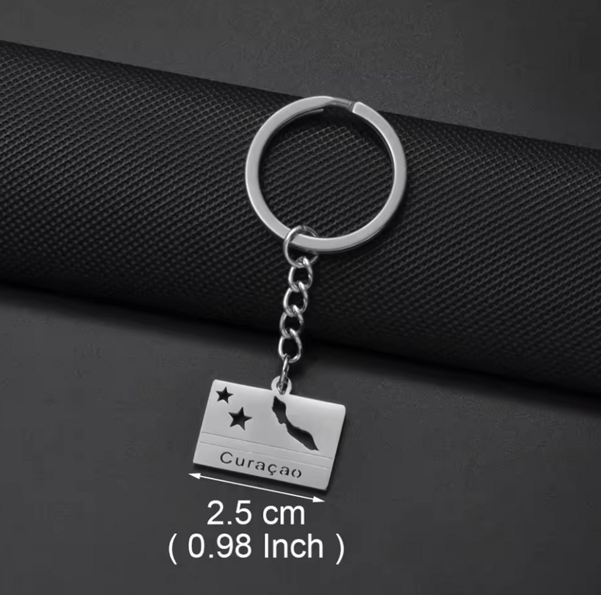 Curaçao Sleutelhanger - Kleur: Zilver - Korsou / Curacao / Dushi - Sleutelhanger - Hoge Kwaliteit - RVS / Roestvrijstaal / Stainless Steel - Incl. Luxe Verpakking - Mooie Sleutelhanger / Keychain - Cadeau / Kado