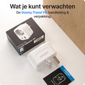 Voomy reisstekker UK in de verpakking, met handleiding. Wit, met USB-C en USB-A poorten.