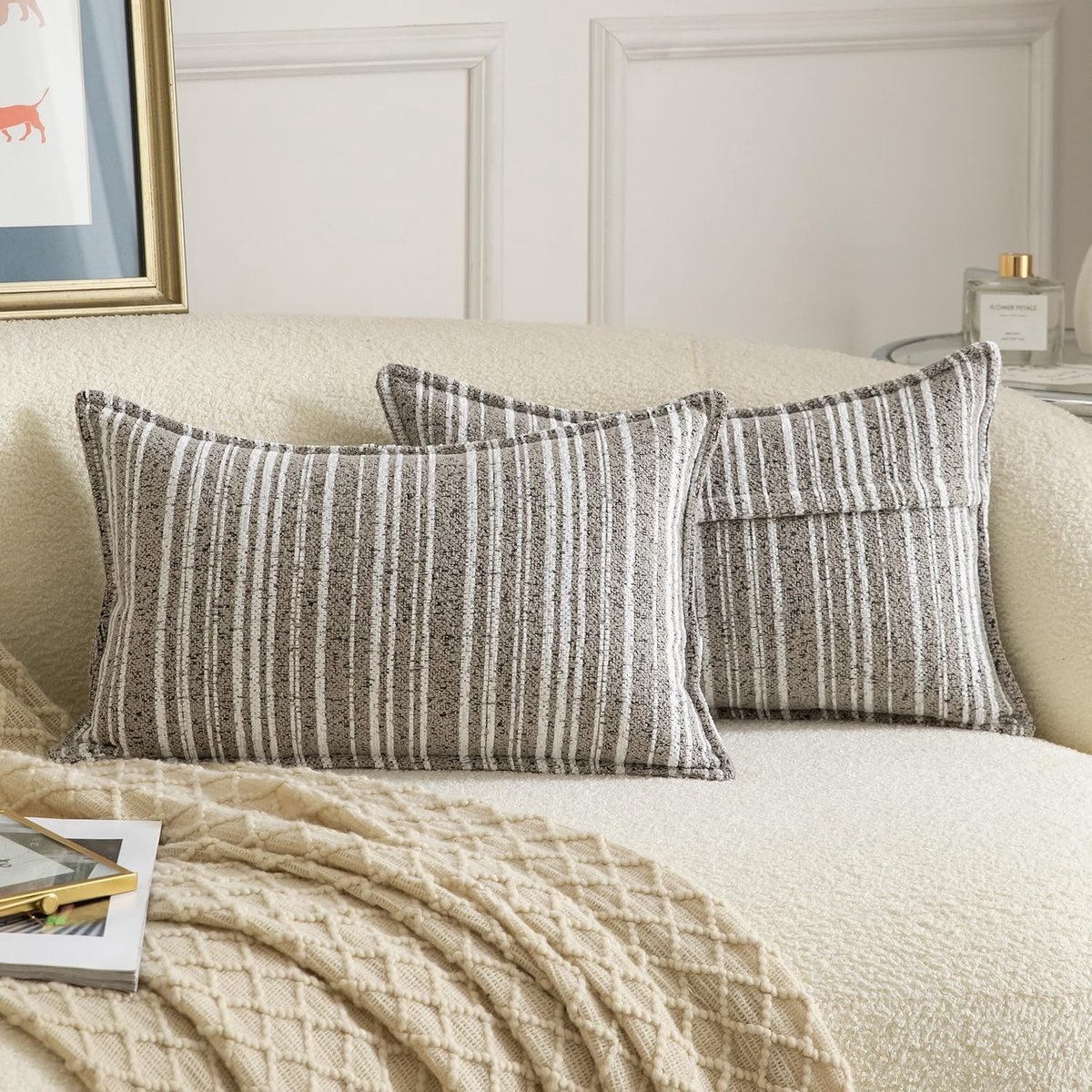 Set van 2 Boucle Kussenhoezen met Decoratieve Rand - Zachte Neutrale Decoratieve Kussens voor Bank en Slaapkamer - Boho Accent Kussenhoezen 30x50cm Taupe