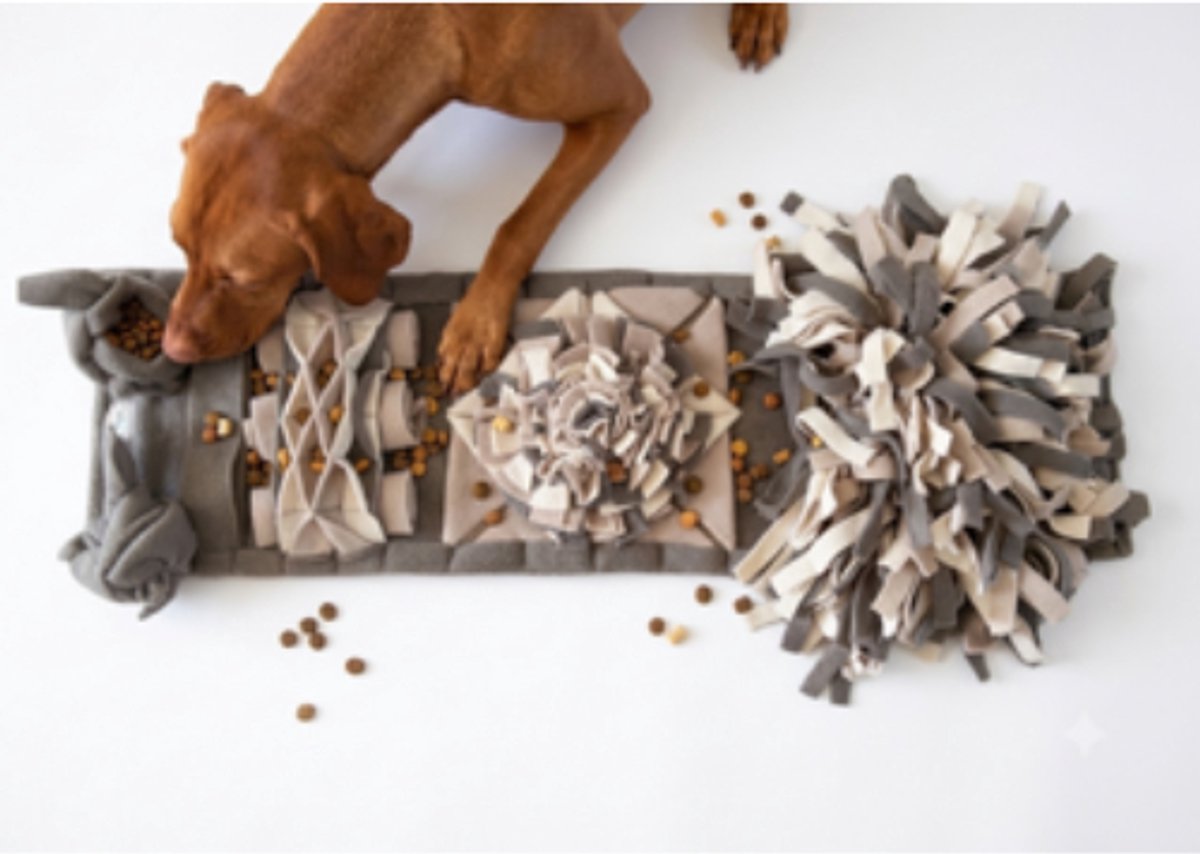 Snuffelmat voor Honden en Katten | Moss Willow Nature Collection | Olijfgroen Beige Donkerbeige | Hersenwerk voor Huisdieren | Snuffelkleed - Sniffing mat - Hondenpuzzel - Voerpuzzel - Slow Feeder - Dog Brainwork - Dog Toy | ShukoSnuff by MadeByShuko