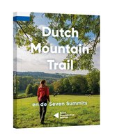 Een vrouw met een rode jas en donkere broek staat in een groene wei, kijkend naar runderen. Tekst: Dutch Mountain Trail en de Seven Summits.
