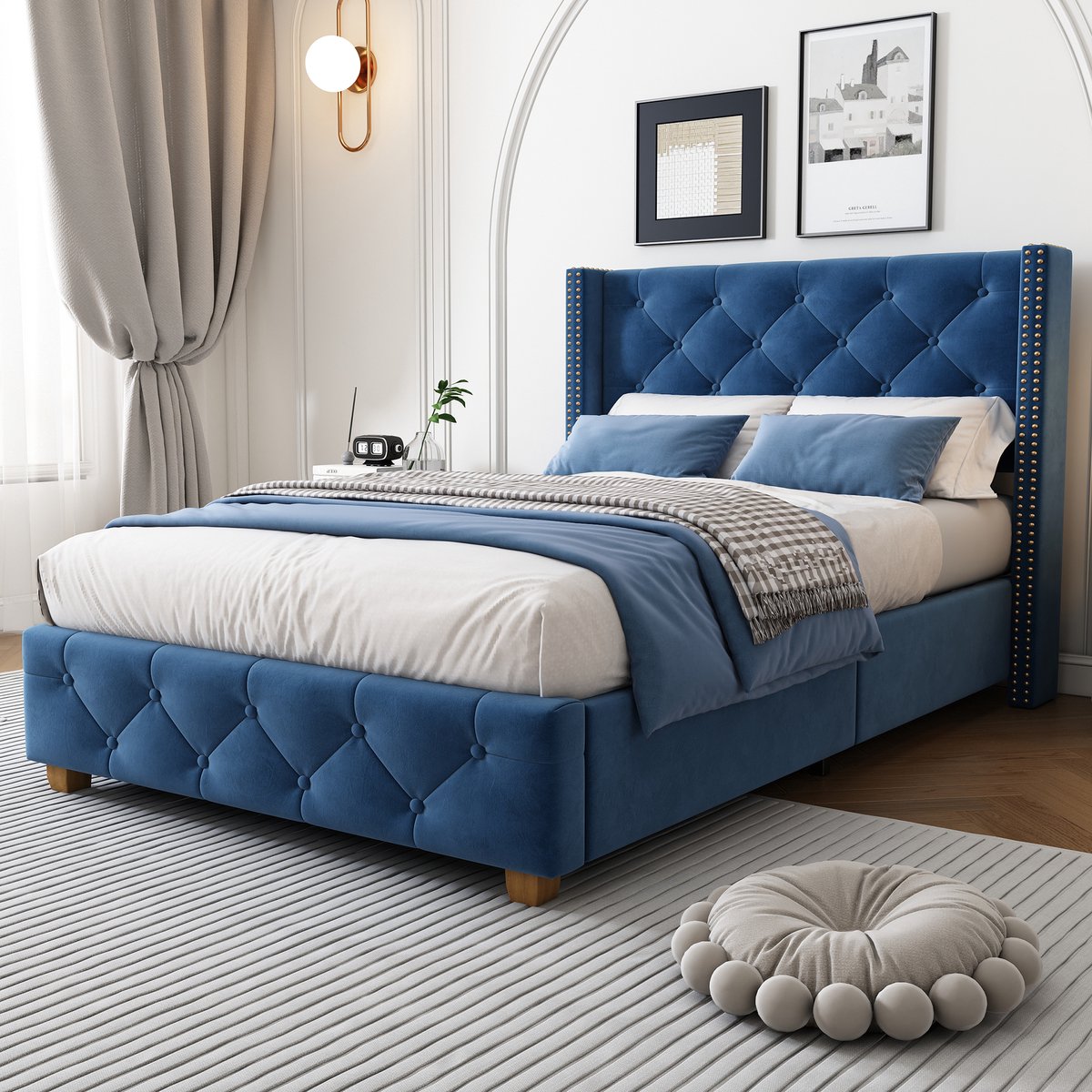 Gestoffeerd bed 90x200 cm - Met getuft knopenhoofd- en voeteneinde - Blauw fluweel - Decoratieve nagelkoprand en versterkte houten poten - Inclusief 12-delige lattenbodem