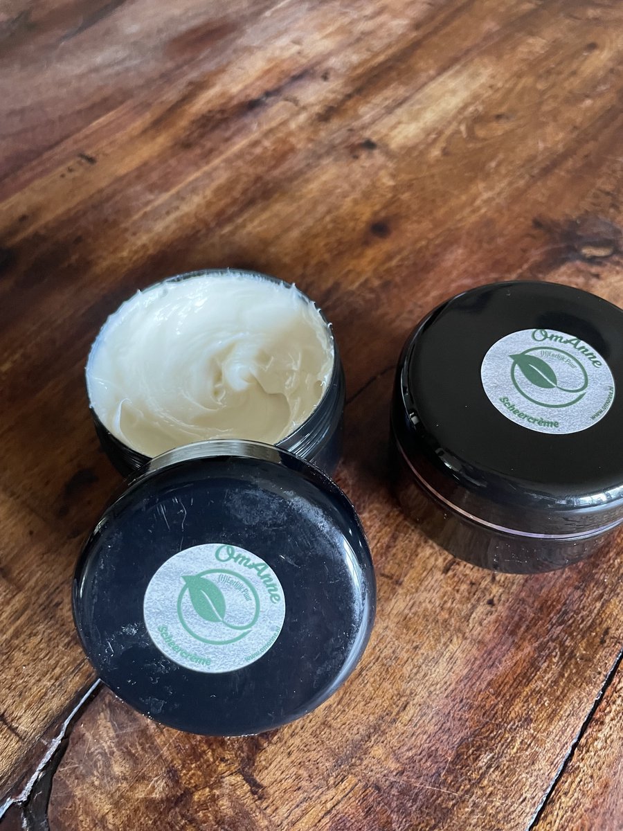 Scheercrème Romig en luchtig 200 ml Puur Natuur!! van OmAnne Prijs inclusief verzending!!