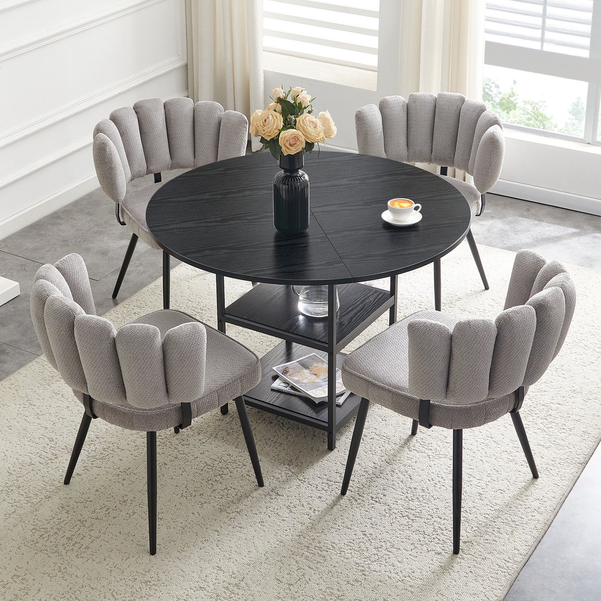 Wishdor Ronde eettafel set met 4 stoelen - Industrieel design - Dubbele opbergplanken - Zwarte metalen poten - Grijze stof - 107 cm - Kleine woningen