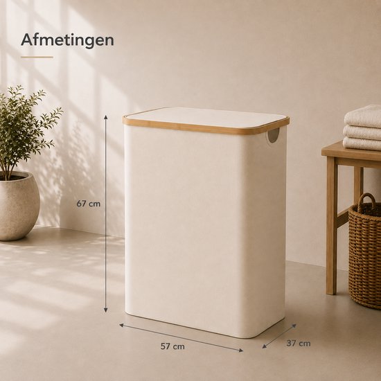 Beige wasmand met deksel en bamboe accenten, afmetingen 67 cm (hoog) x 57 cm (lang) x 37 cm (breed).