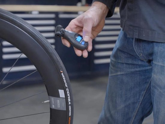 BBB Cycling GadgetGauge Bandendrukmeter Fiets - Fietspomp Accessoire - Digitale Manometer Racefiets & Mountainbike - BMP-92 van BBB Cycling — afbeelding 3