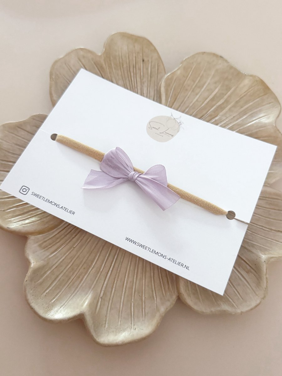 Haarband Silk Bow - Lila - Newborn Haaraccessoires - Elastiche Haarband - Haarbandjes voor Baby & Newborn - Haarbanden voor Meisjes & Kinderen - Kraamcadeau - Babyshower