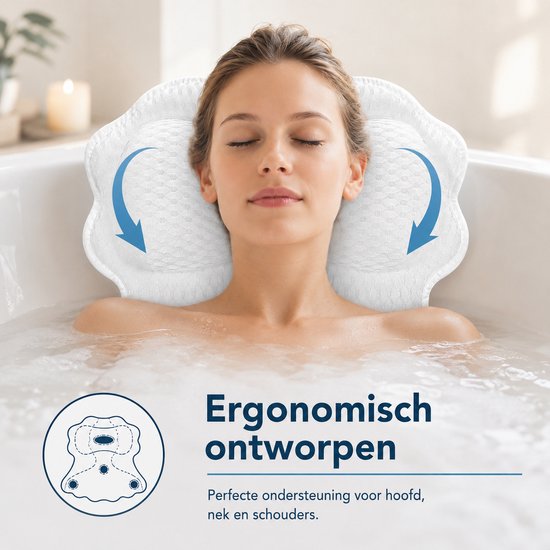 Vrouw in bad met een ergonomisch wit badkussen voor hoofd, nek en schouders.