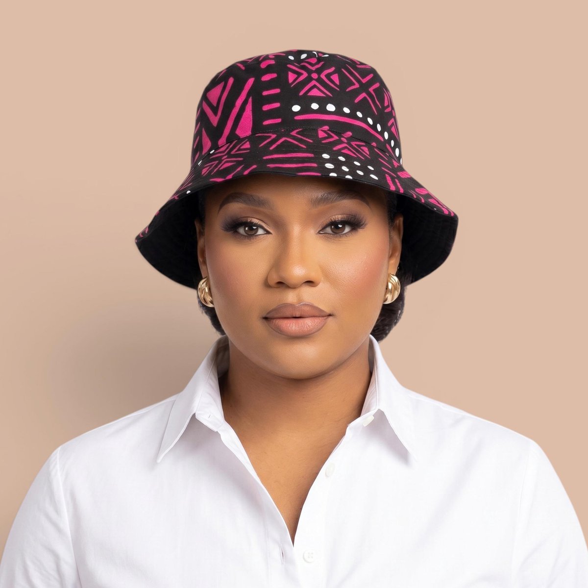 Bucket hat / Vissershoedje met Afrikaanse print - Roze Zwart Bogolan Symbols - Kinderen & Volwassenen (Unisex) - M