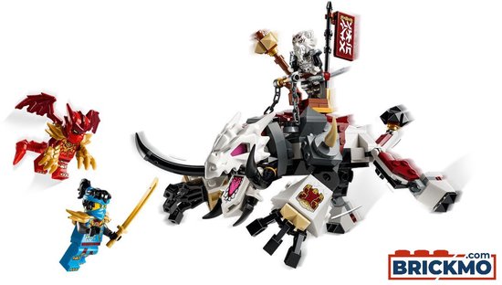 Een witte, grijze en rode Lego Ninjago draak met een figuur bovenop, een rode draak en een blauwe Ninjago-figuur.