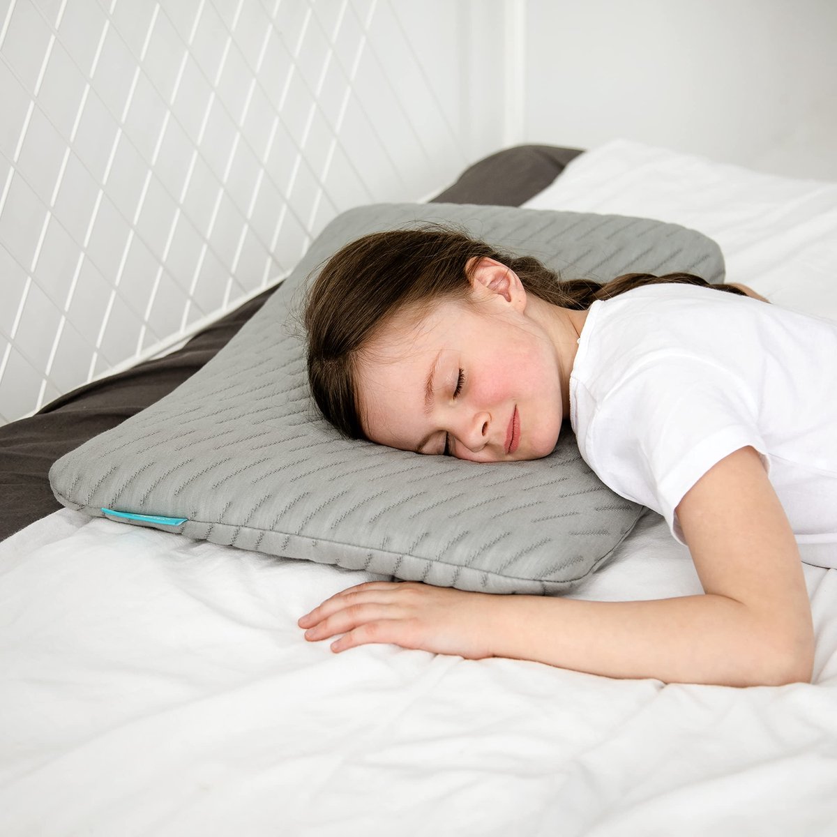 SnelShoppen - Orthopedisch Kinderkussen 5 cm - Premium Traagschuim met Bamboe Kussensloop - Ideaal voor Kinderen - Hoofdkussen voor een Gezonde Nachtr