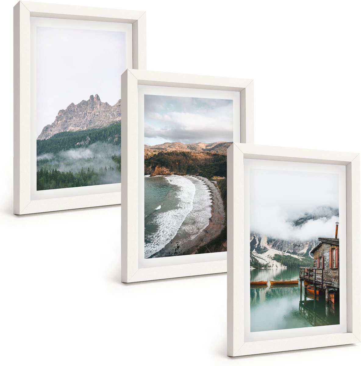 Wallfluent 3-Delige Schilderij Set - Berglandschap Met Een Strand En Een Houten Huis - 20 x 30 - Muurdecoratie - Schilderijen Set - Woonkamer - Wanddecoratie