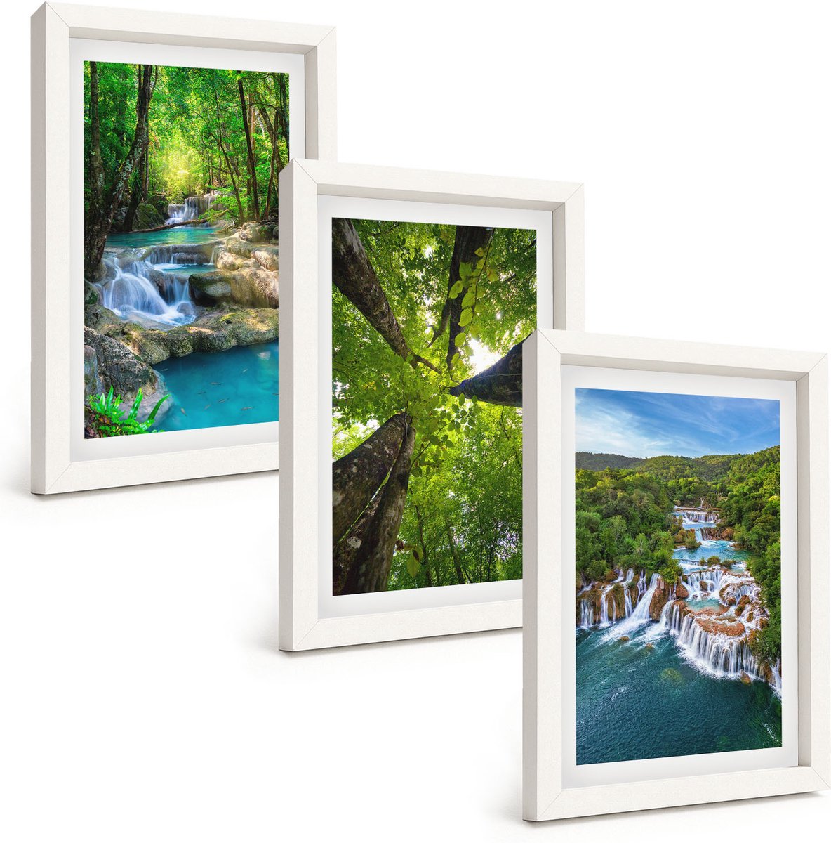 Wallfluent 3-Delige Schilderij Set - Watervallen In Een Groen Bos Met Kristalhelder Water. - 20 x 30 - Stijlvolle Muurdecoratie - Slaapkamer - Woonkamer Decoratie