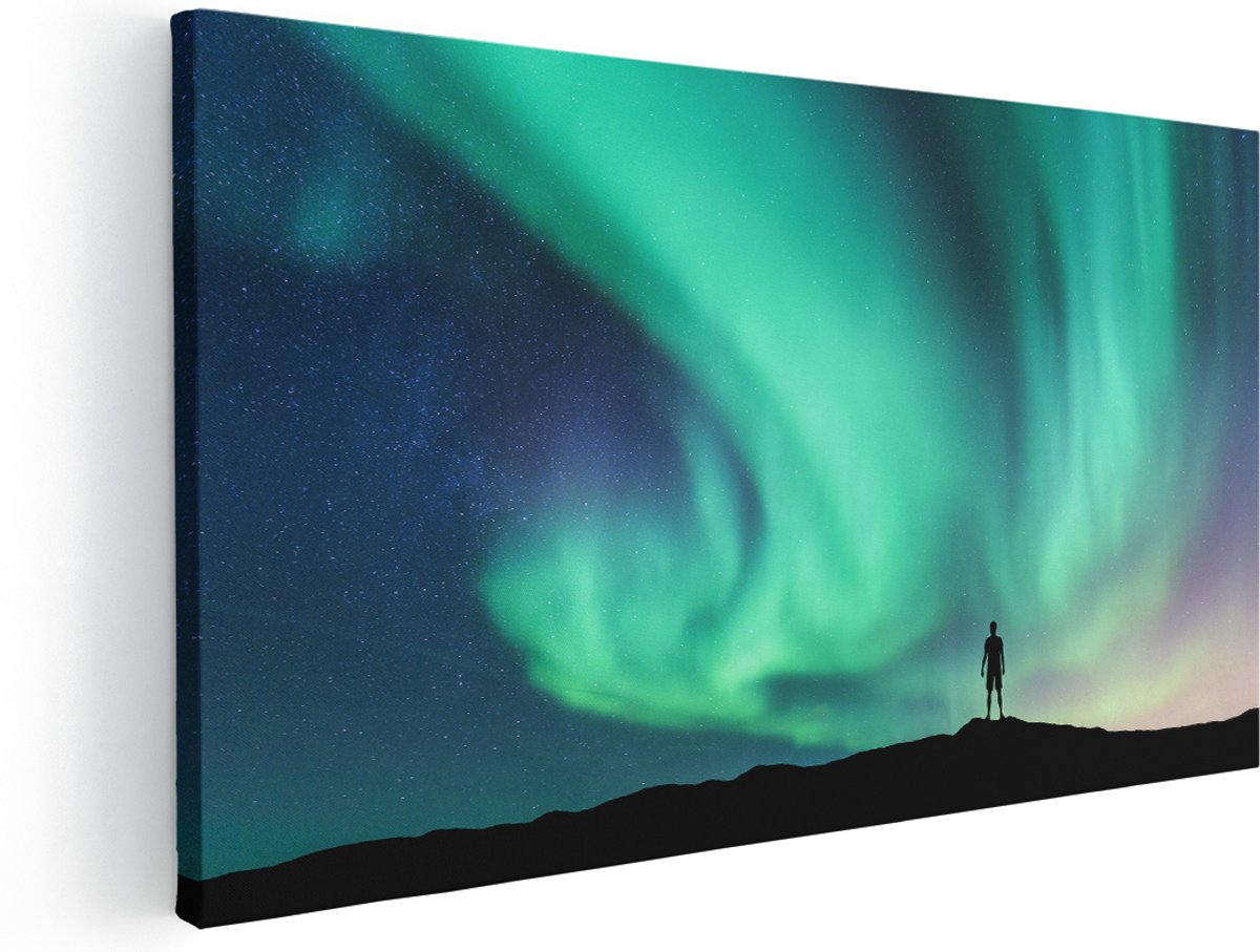 Artaza Canvas Schilderij Man bij het Groene Noorderlicht - 140x70 cm - Groot - Wanddecoratie Woonkamer - Schilderijen - Muurdecoratie