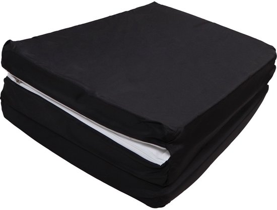 Zwart opvouwbaar matras in opgevouwen positie.