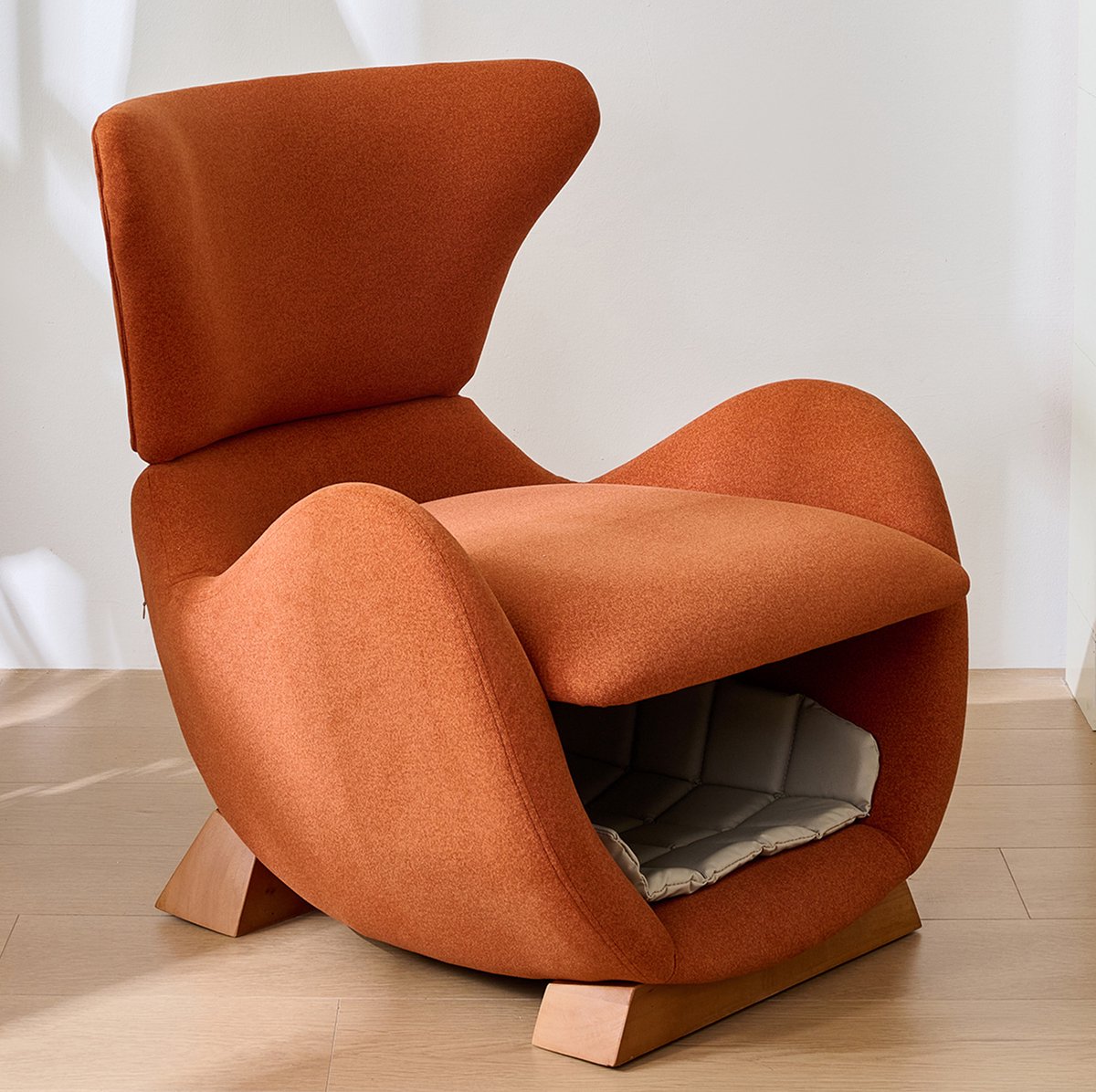 Wishdor Fauteuil - Huisdiervriendelijk ontwerp - Met huisdierhol en armleuningen - Designstijl - Woonkamer leeshoek tv-hoek - Stof en hout - Baksteenrood - 66 x 69 x 76 cm