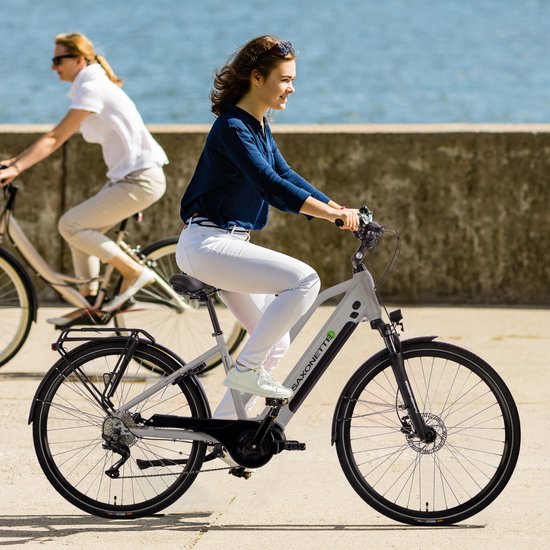 SAXXX 28 inch Comfort E-bike - 250W middenmotor - 522Wh geïntegreerde uitneembare accu - tot 100 km bereik - lekbestendige banden - LED verlichting - bagagedrager en spatborden - ideaal voor woon-werkverkeer en toertochten - zilver van Saxxx — afbeelding 5