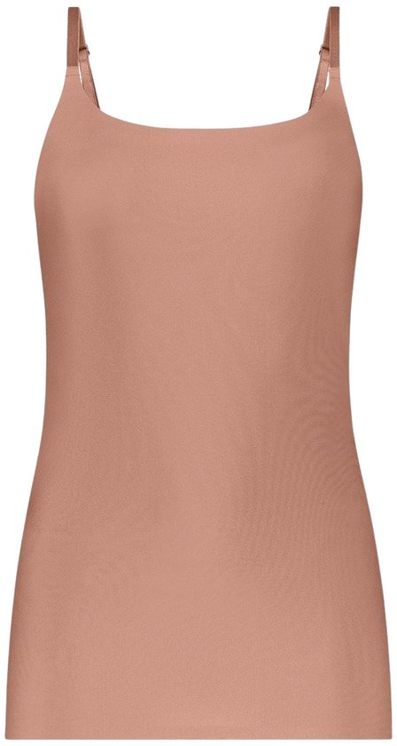 Roze hemdje met spaghettibandjes.