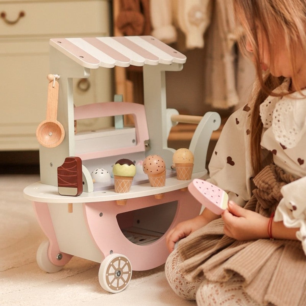 Grote houten ijssalon