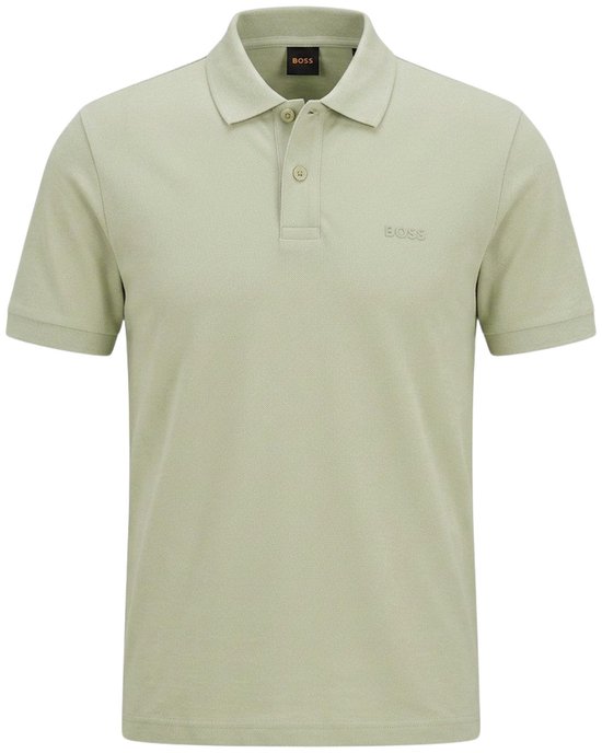 Lichtgroene BOSS polo met korte mouwen en op de borst een subtiel logo.