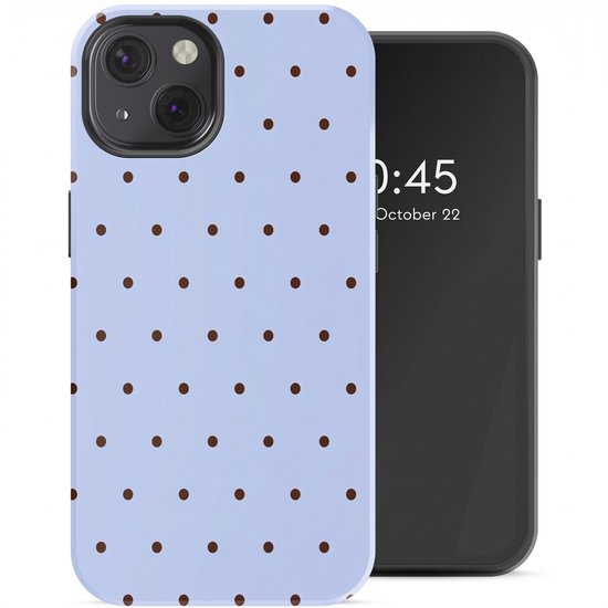 Coque de téléphone bleu clair à pois marron, à côté d'un smartphone noir.