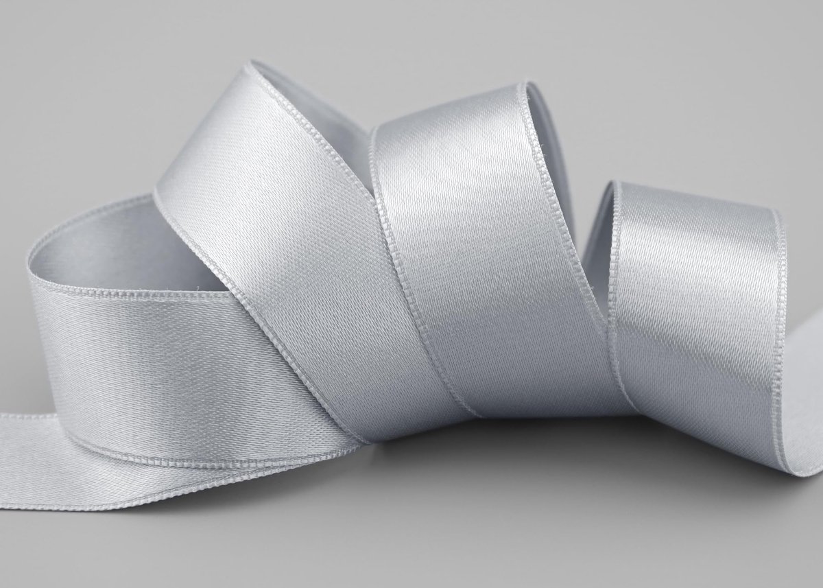 25 m x 25 mm satijnen lint ZILVER Lichtgrijs (631) dubbelzijdig lint van satijn zonder draad zacht en glanzend cadeaulint decoratief lint double face decoratief lint decoreren knutselen
