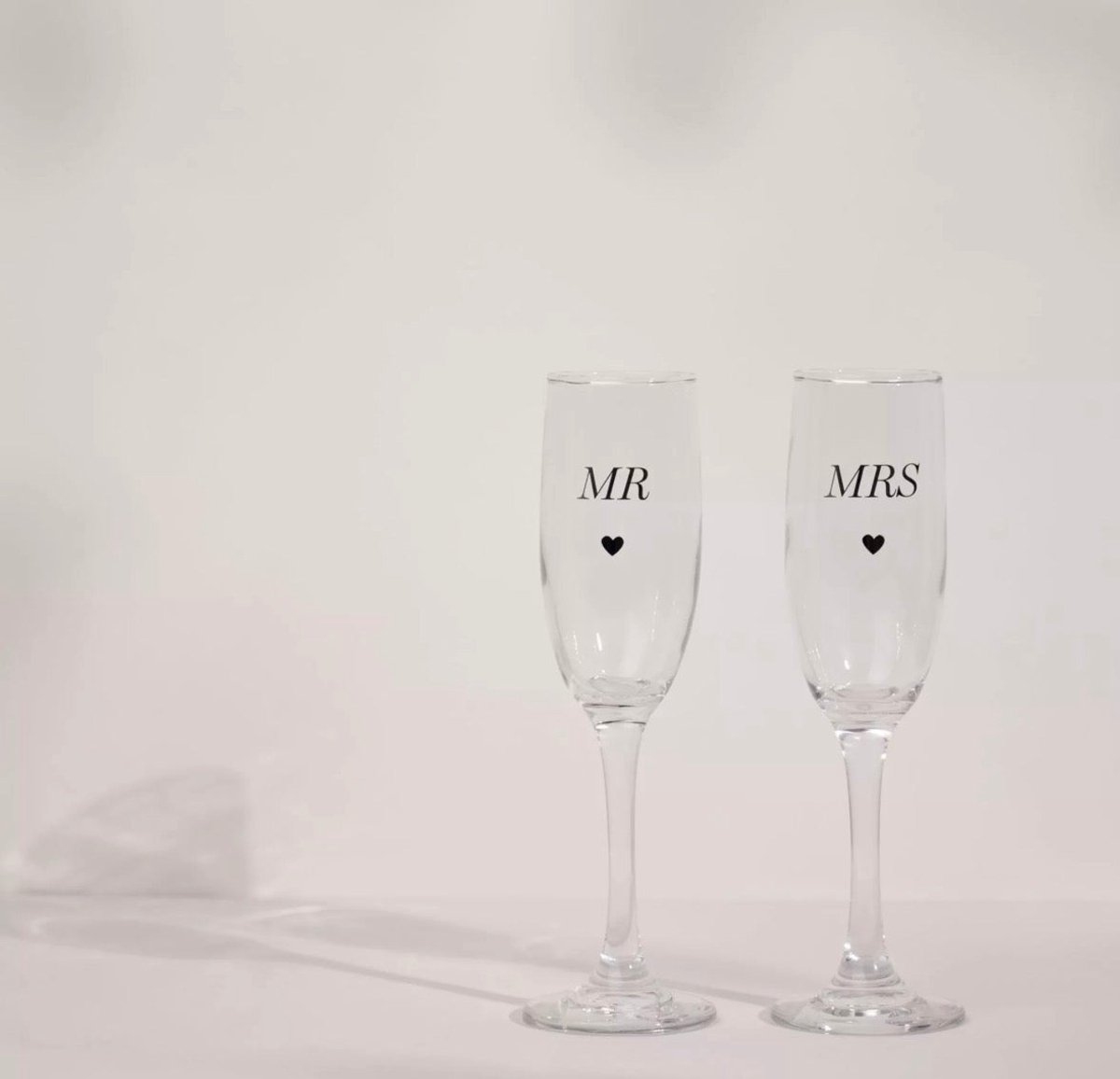 Amore Set van 2 Champagne Glazen - Mr & Mrs