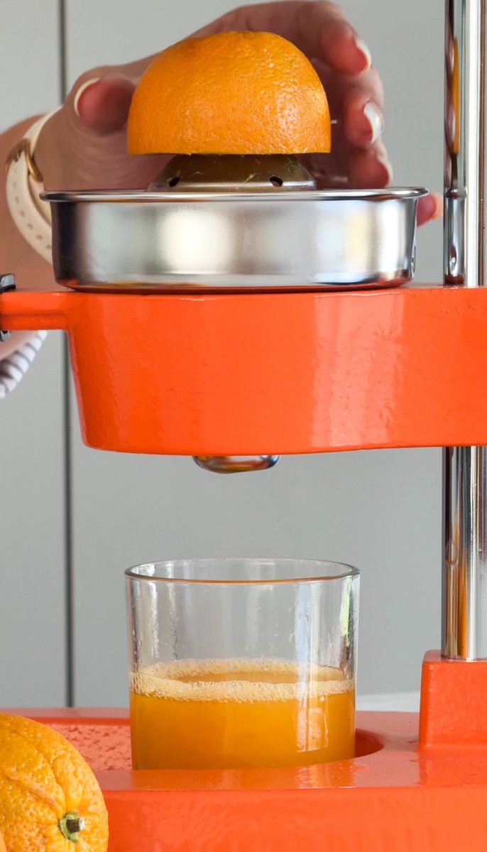 Cookinglife Gietijzeren Citruspers - Handmatige sinaasappelpers met pershendel en pulpfilter - O.a. geschikt als limoenpers, citroenpers of sinaasappelpers - Hevelmodel Oranje - Horeca Geschikt van Merkloos — afbeelding 5