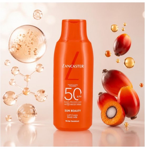 Lancaster Sun Beauty Body Milk SPF50 met ingrediënten zoals palmvruchten en oliebolletjes.