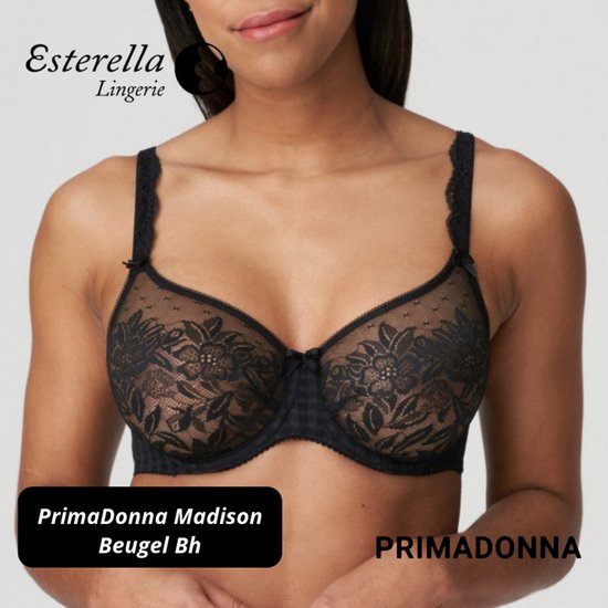 Model met zwarte kanten PrimaDonna Madison beugelbeha met bloemenpatroon.