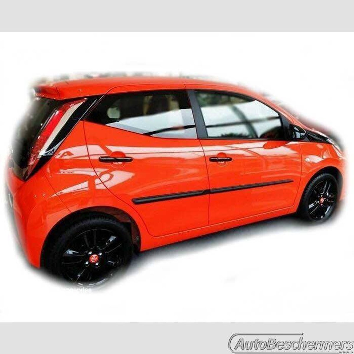Stootlijsten set zwart voor Toyota Aygo 5-deurs 07.2014-2020. De stootstrips zijn zelfklevend. Set a 4 stuks (#0017)